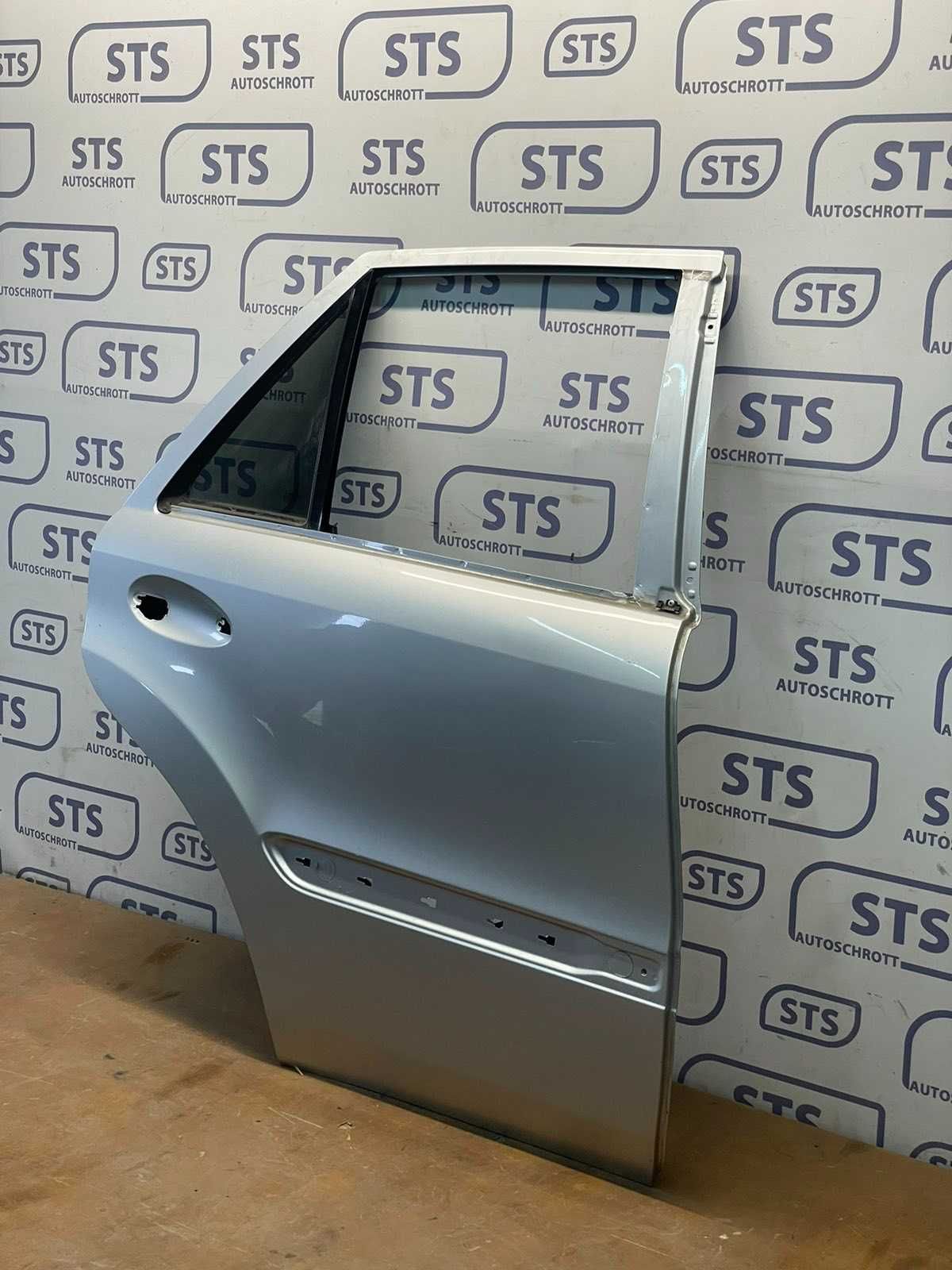 Дверь задняя правая Mercedes ML W164 GL X164 мерседес мл