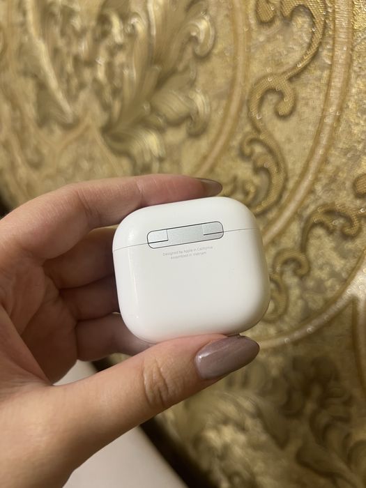 Продаю навушники Apple AirPods 4 (2024)