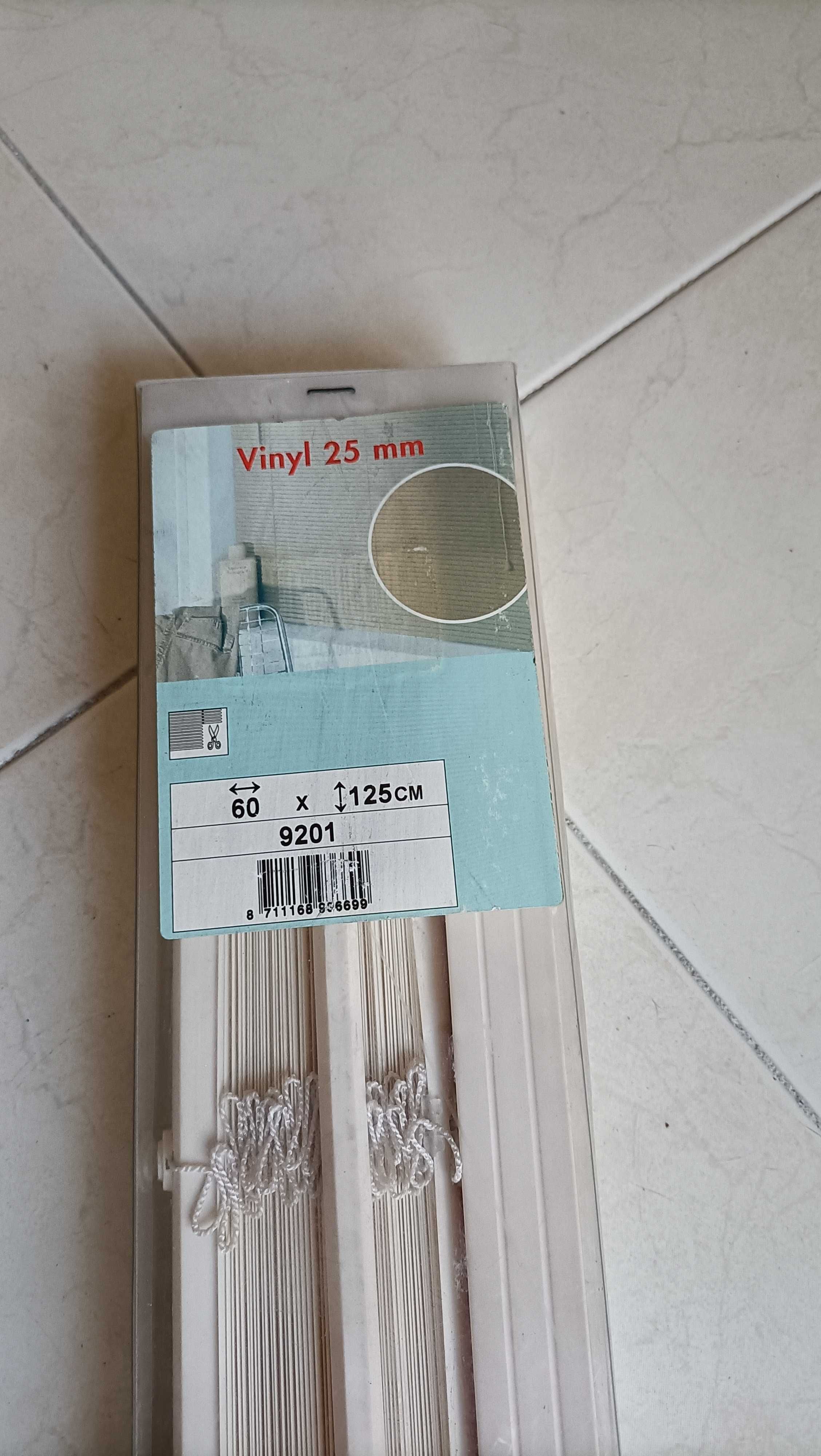 Tapar a Luz da janela. Vendo Estore veneziano em vinil 25 mm branco.