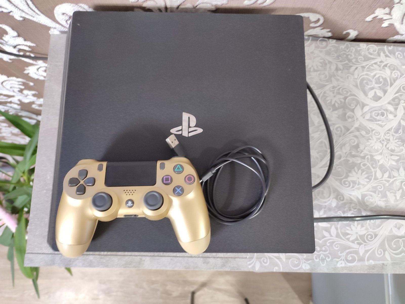 Ps 4 pro остання ревізія в ідеальному стані