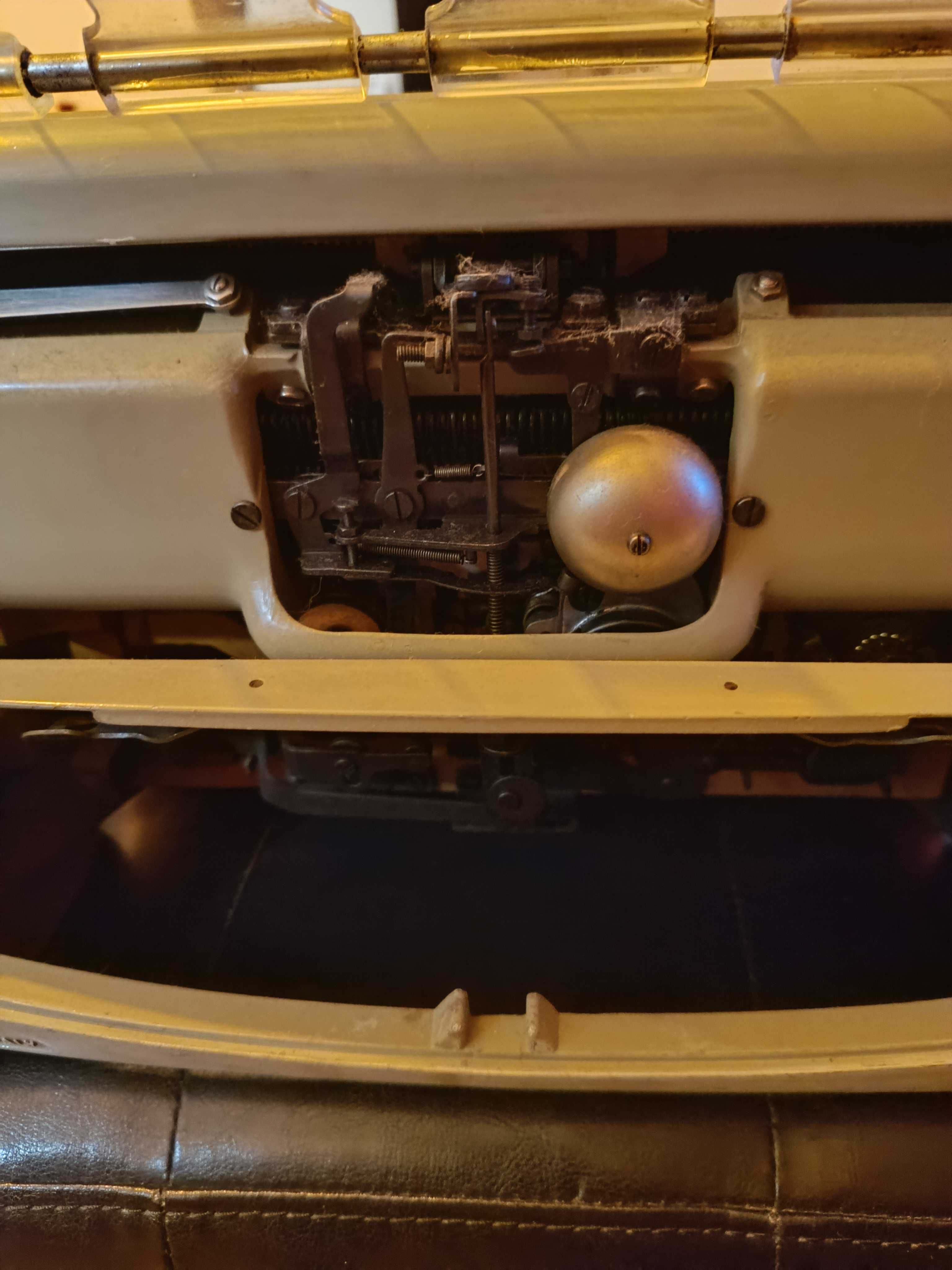 Maquina de Escrever Everest 1958–1959 Model 92