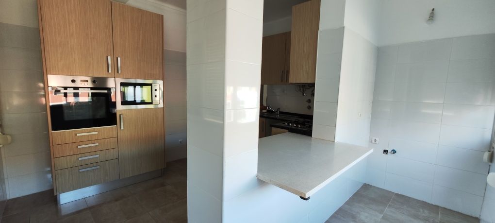 Apartamento com boas áreas.