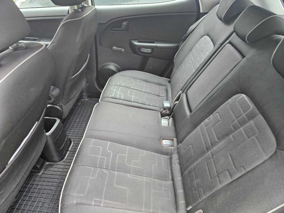 KIA VENGA 2013 1.6 benzyna 125 KM AUTOMAT