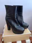 Botas italianas em pele e muito bom estado