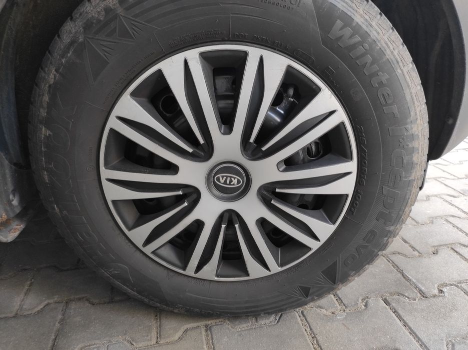 Felgi 16 cali. Opony zimowe 215/70/R16 hankook za darmo. Kołpaki