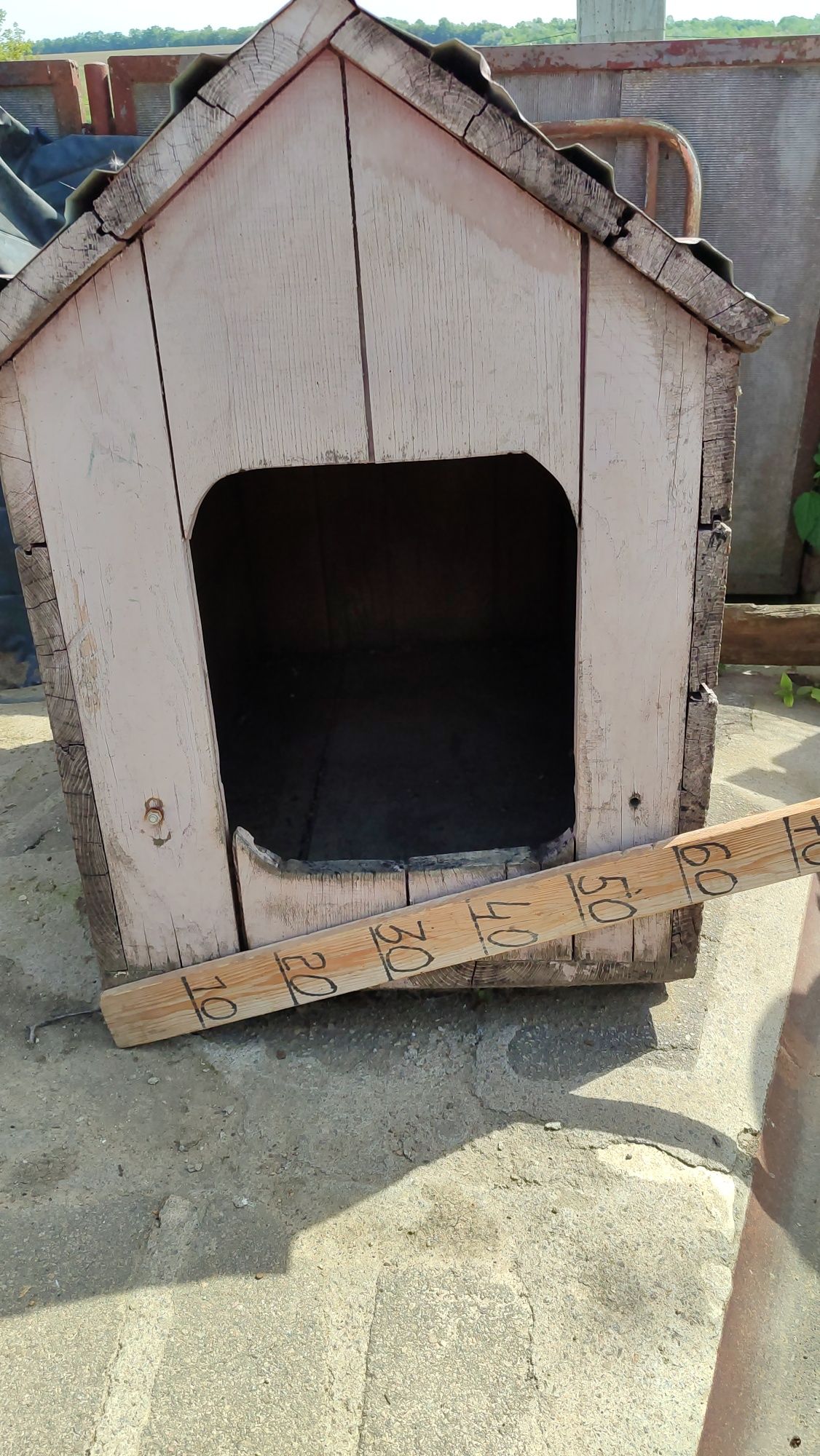 Собача будка, домик для собаки