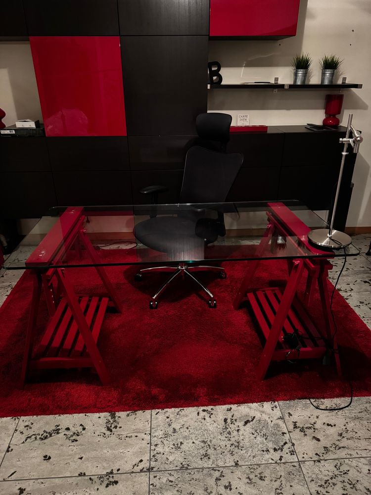 Secretaria com tampo de vidro