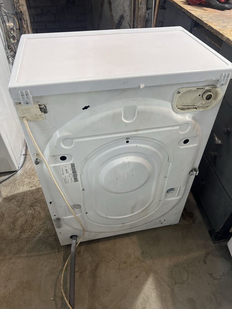 Стиральна машинка ariston WMSF501