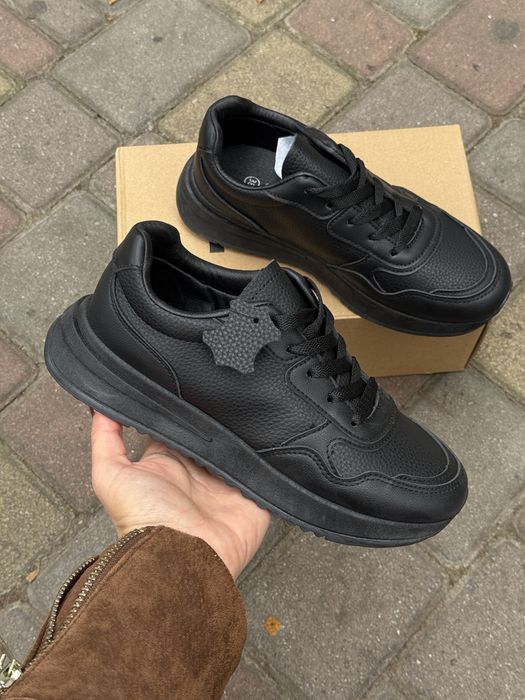 Кросівки натуральна шкіра  38розмір-24,5