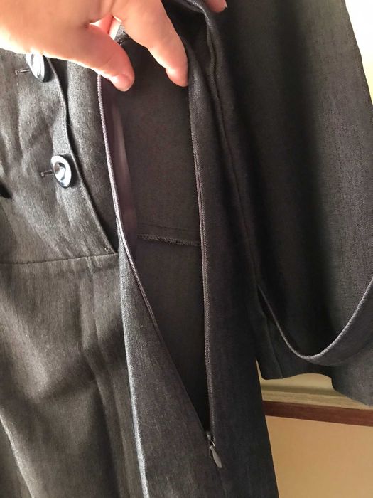 Офісна сукня темно-сірого кольору із поясом, 50-52 р.