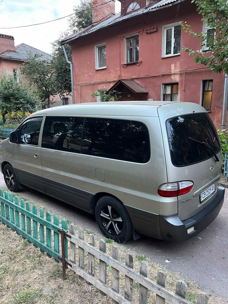 Hyundai h1 Газ-бенз, пасажир 8+1