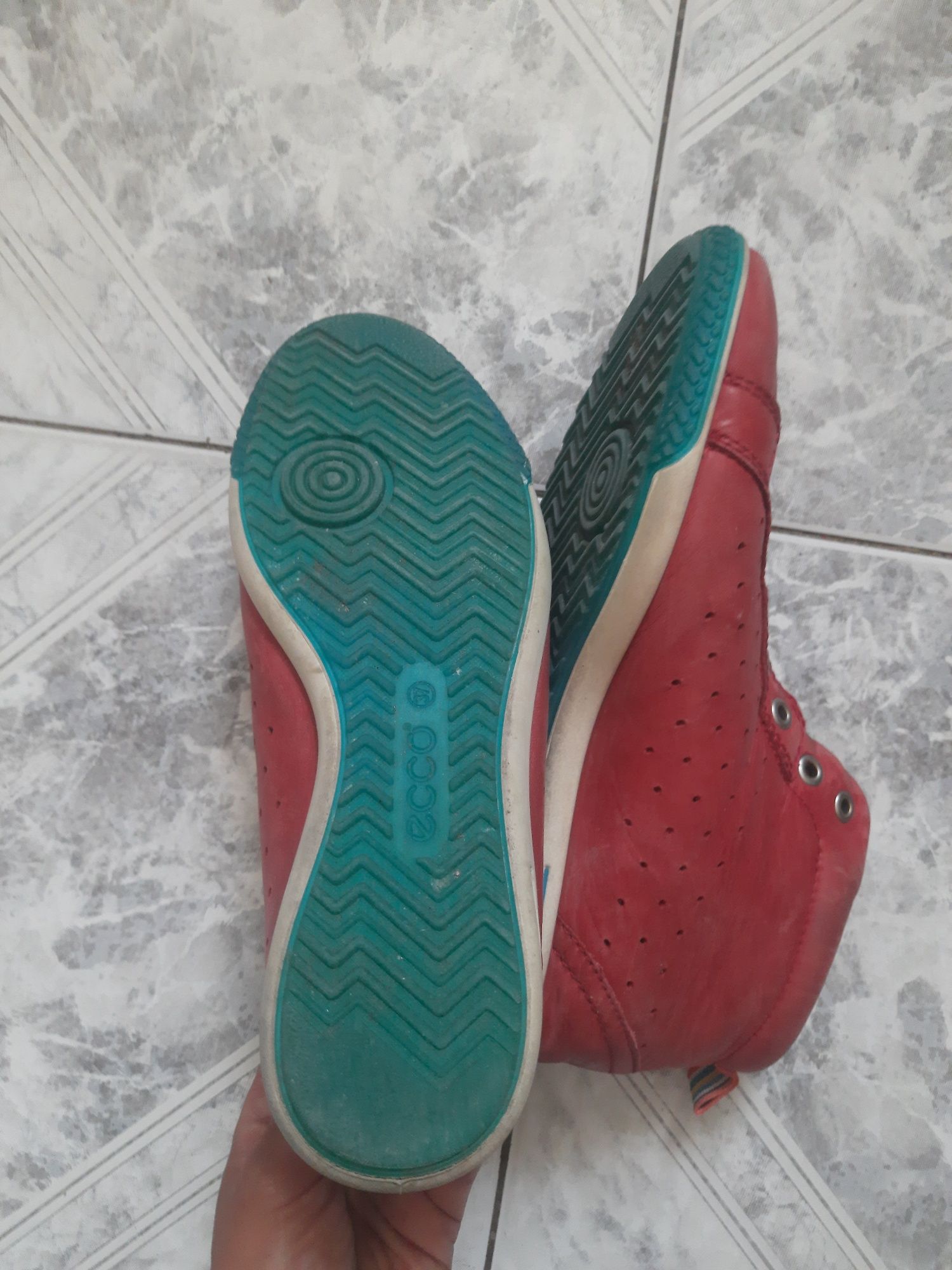 Ecco skorzane malinowe/czerwone wiązane sneakersy 37