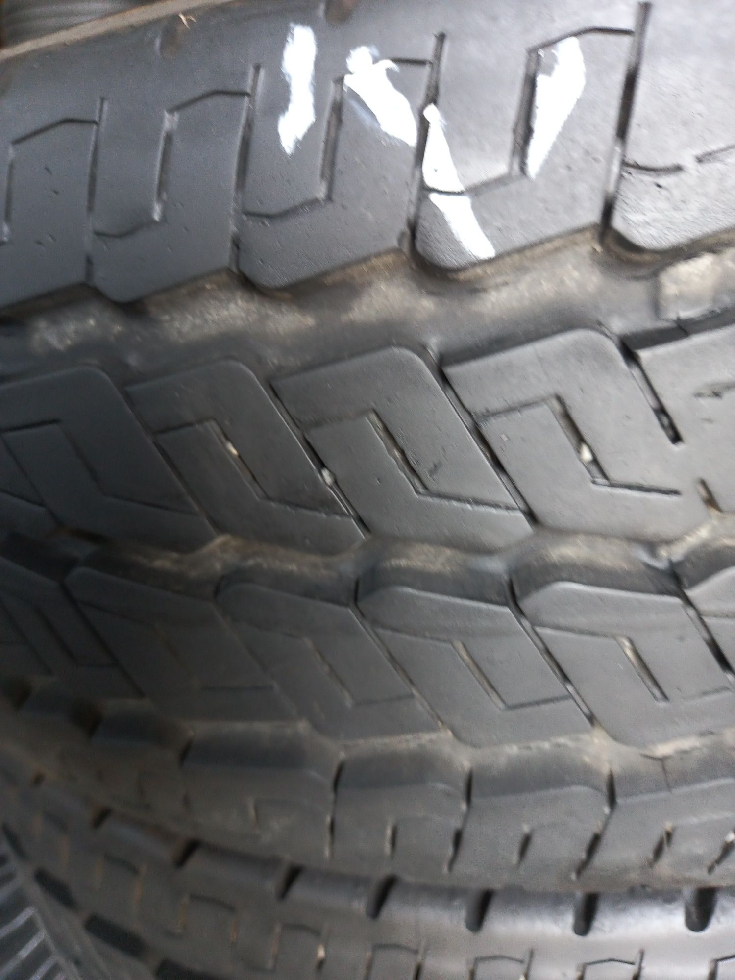 Opony używane jak nowe 215/70/15c continental 2x10 mm