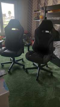 2 cadeiras de mesinha de computador