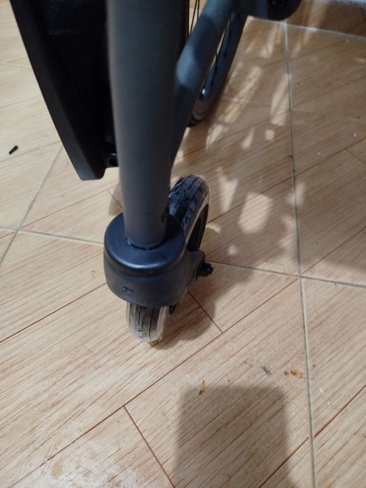 Vendi cadeira de rodas, cadeira sanitária e colchão