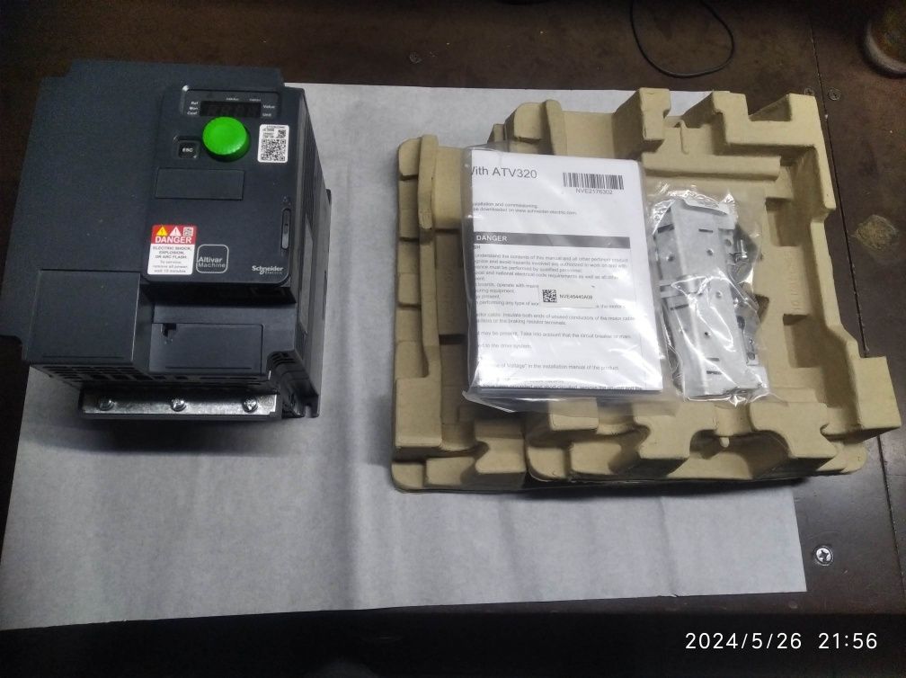 ATV320U22N4C Преобразователь частоты Schneider ATV320,мощность 2,2кВт