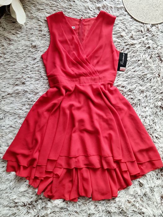 Nowa, urocza, czerwona sukienka Tivano XXL/44