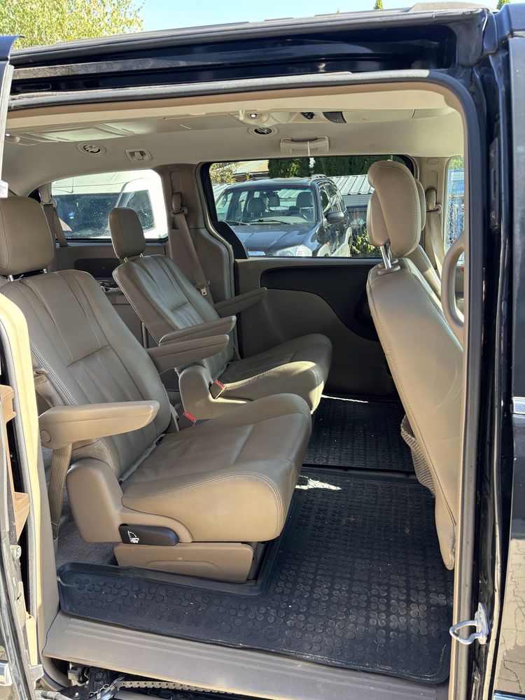 Chrysler Town & Country Grand Voyager 7 os.