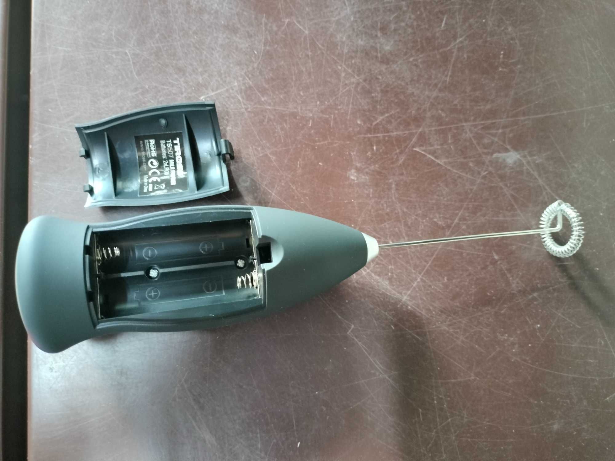 Elektryczny SPIENIACZ DO MLEKA kawa czekolada mini mikser na baterie