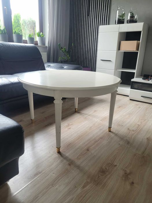 Zestaw mebli komoda, stół, krzesła