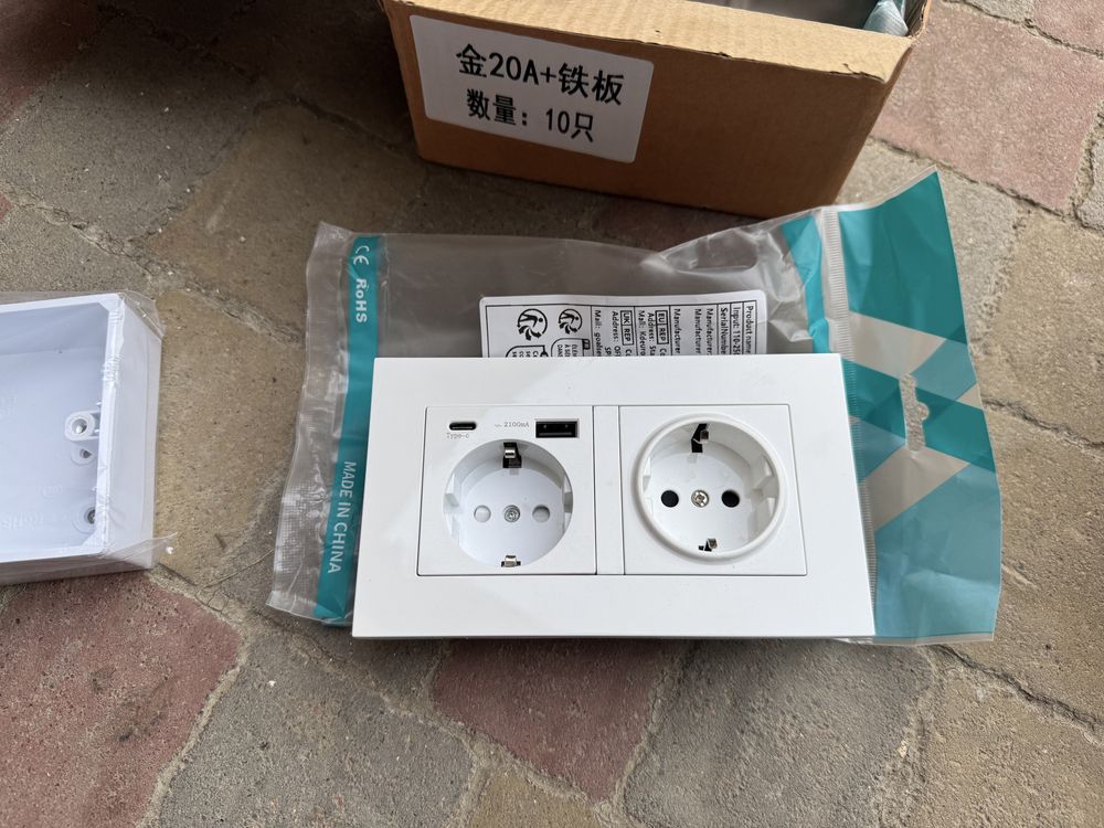 Розетки подвійні usb type-C зарядка зарядне