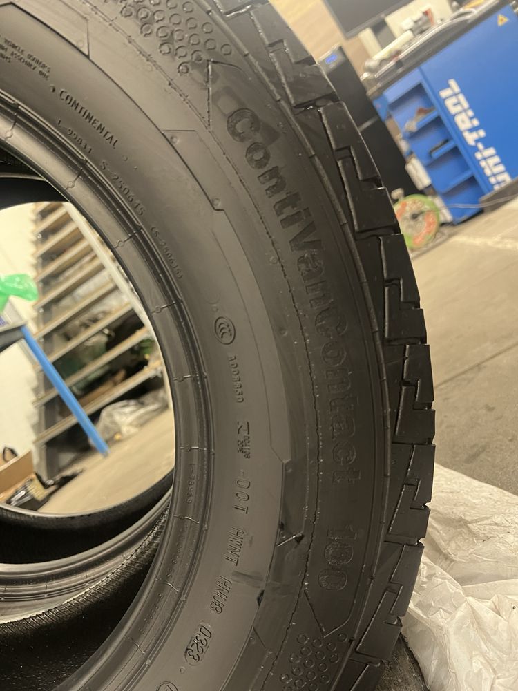 Opony letnie 215/70/R15C Continental ContiVanContact 100 / 23r - 2 szt