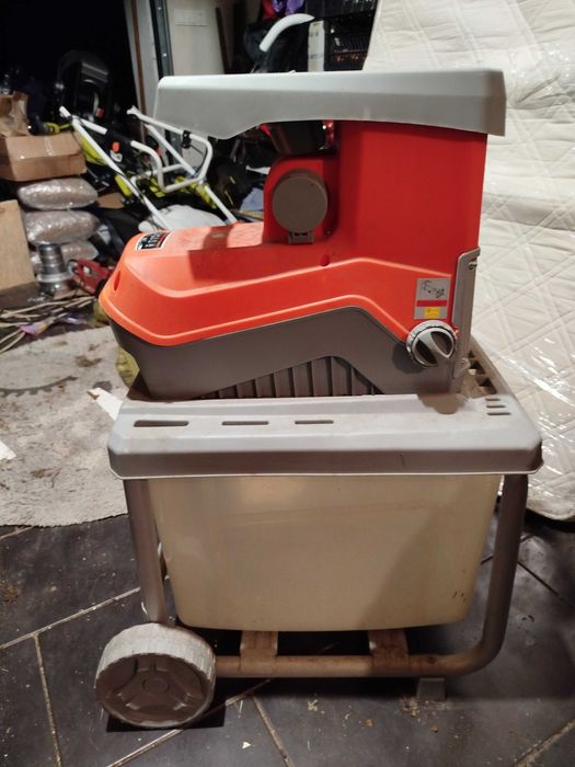 Rozdrabniacz do gałęzi, rębak