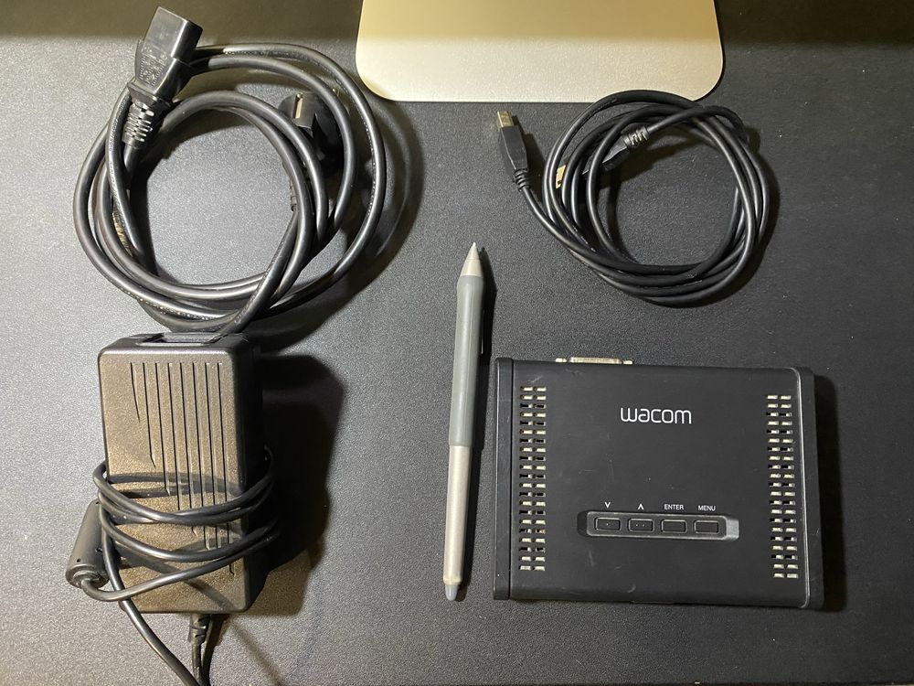 Графічний планшет Монітор-Wacom Cintiq 12WX (DTZ-1200W)