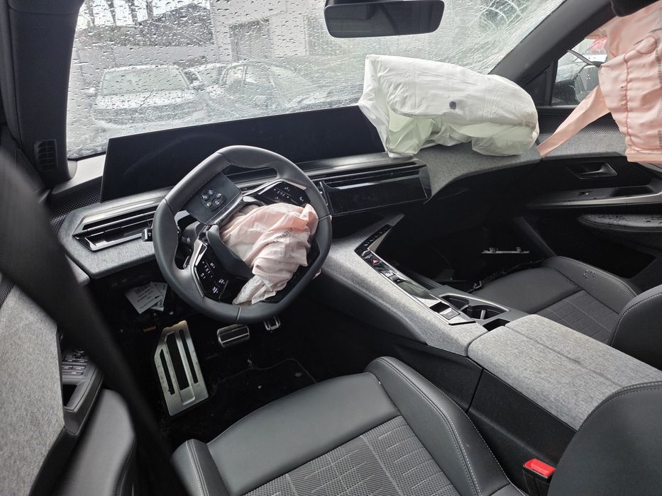 Peugeot 3008 1.2 hibrid GT Automático