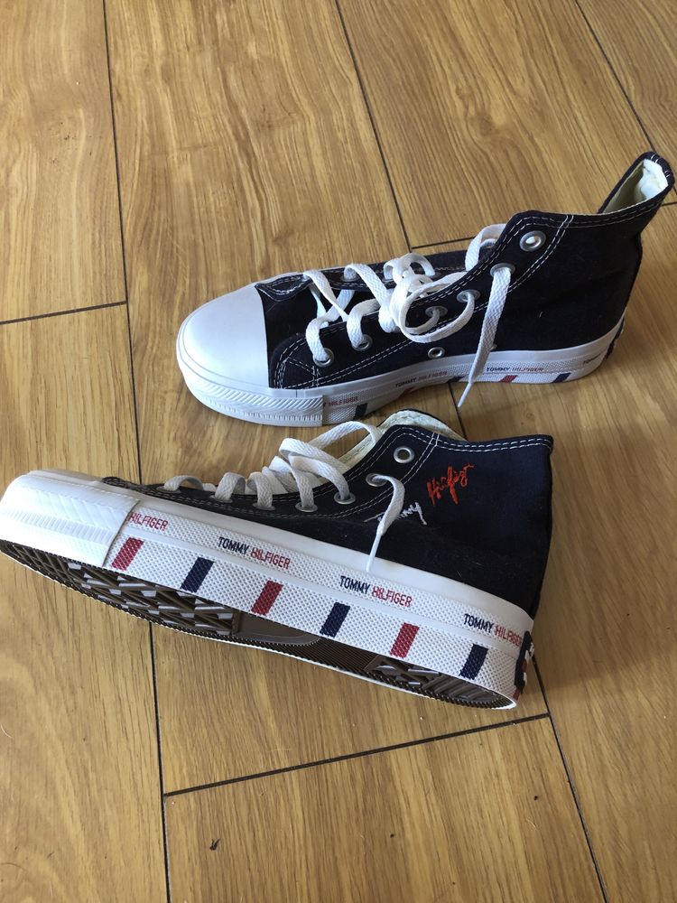 Tommy Hilfiger trampki z Nowej kolekcji 39