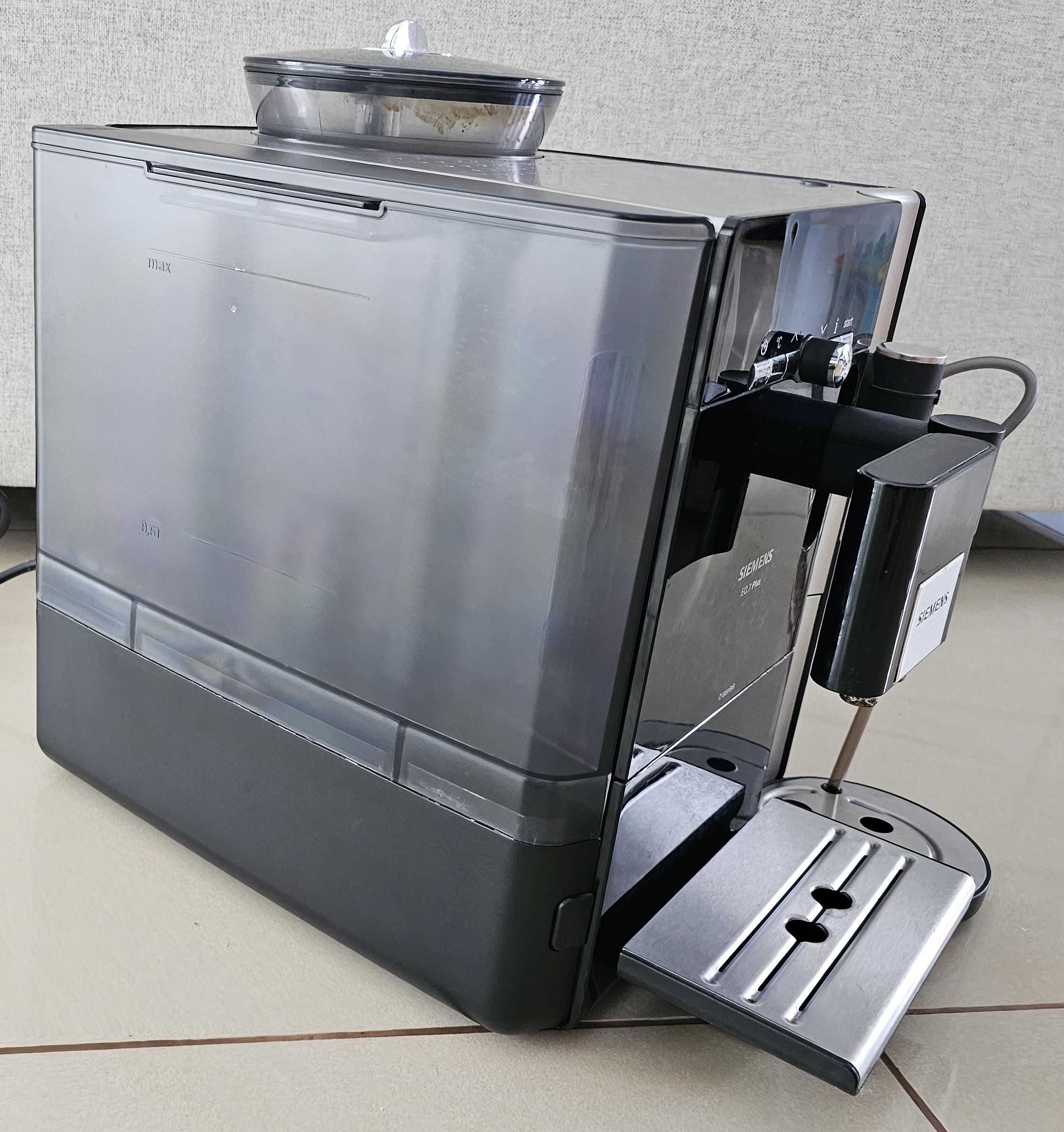 Ekspres ciśnieniowy do kawy Siemens EQ.7 Plus TE706209RW