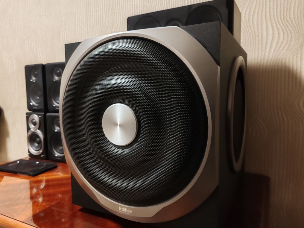 Edifier S550 (5.1)