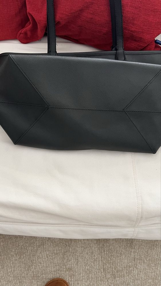 Carteira michael kors dupla face preta e cinza.