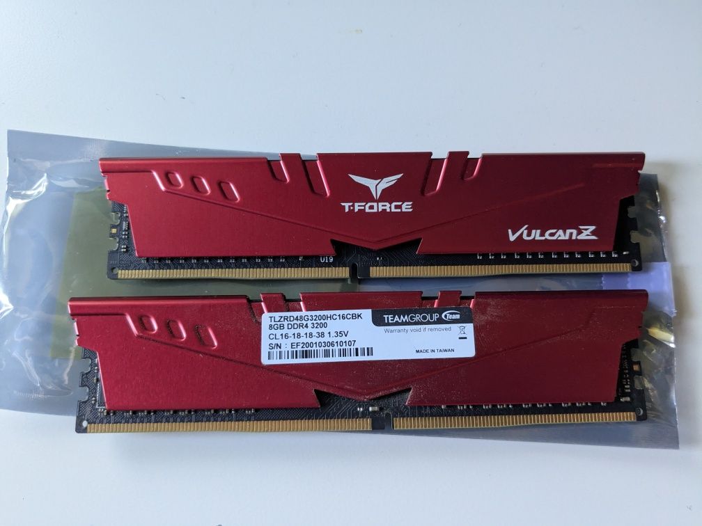 Memórias PC Teamgroup VulcanZ ddr4 16Gb 3200 CL16 como novas garantia.