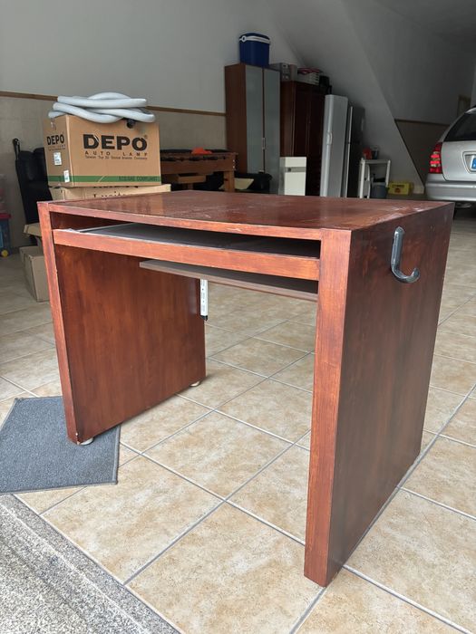 Secretaria em madeira