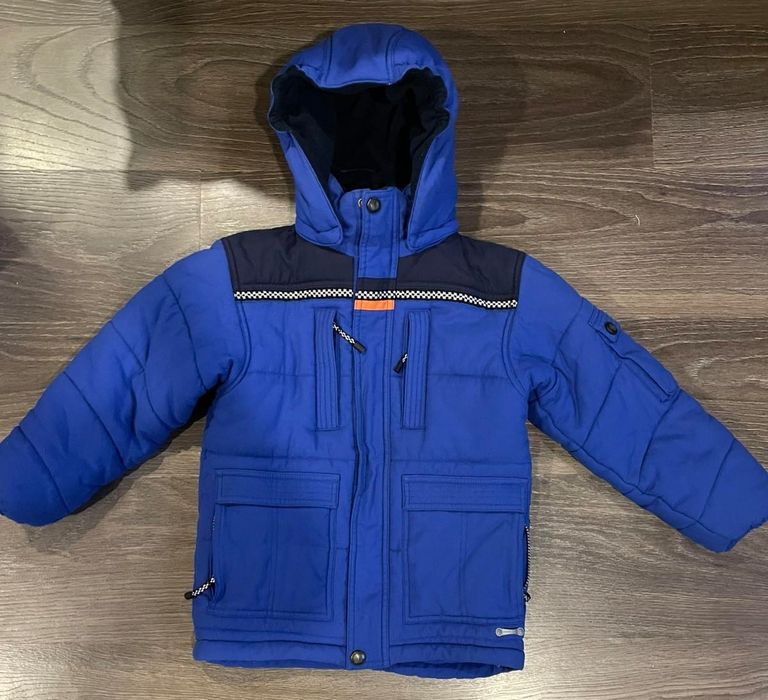 Продам зимову куртку на хлопчика