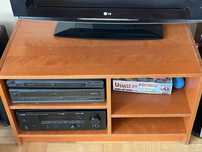 Polka pod telewizor lub mocna szafka