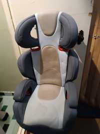 автомобільне крісло Chicco 15-36 кг