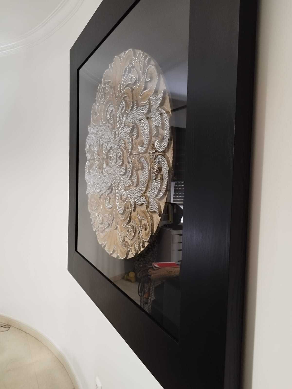 Quadro em relevo 140x140cm
