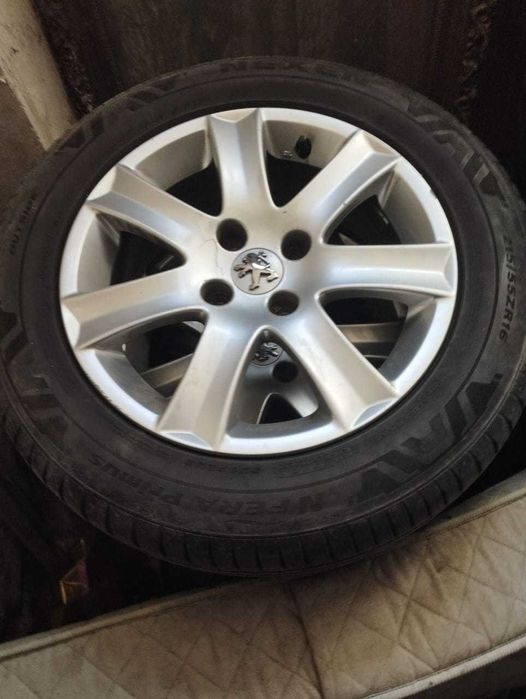 Komplet alufelg z oponami Peugeot / Citroen / Renault R16
