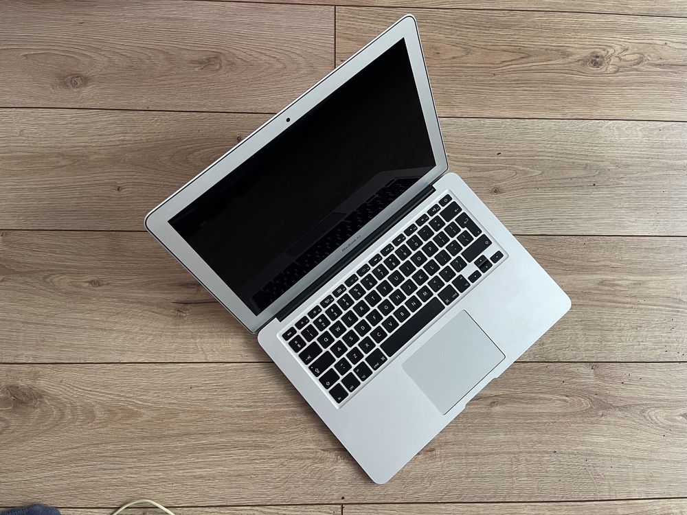 Macbook A1466 model 2015