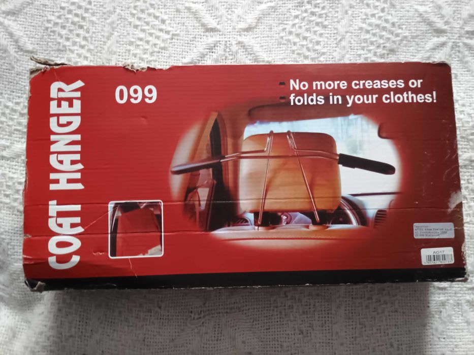 Wieszak do samochodu na marynarkę