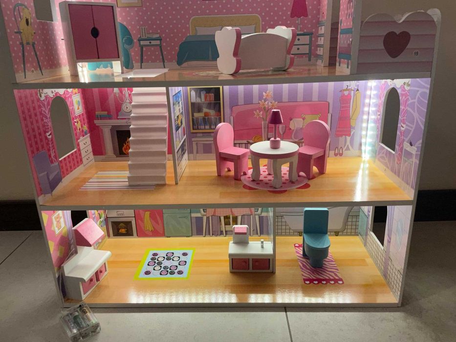 NOWY DUŻY Domek dla lalek drewniany + mebelki oświetlenie LED 70 cm