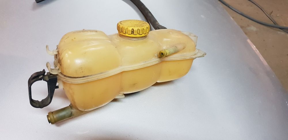 Zbiornik wyrównawczy płynu chłodzącego ople omega