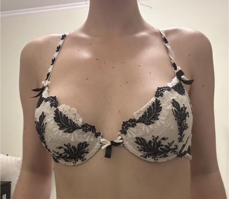 Бюстгальтер з кружевами