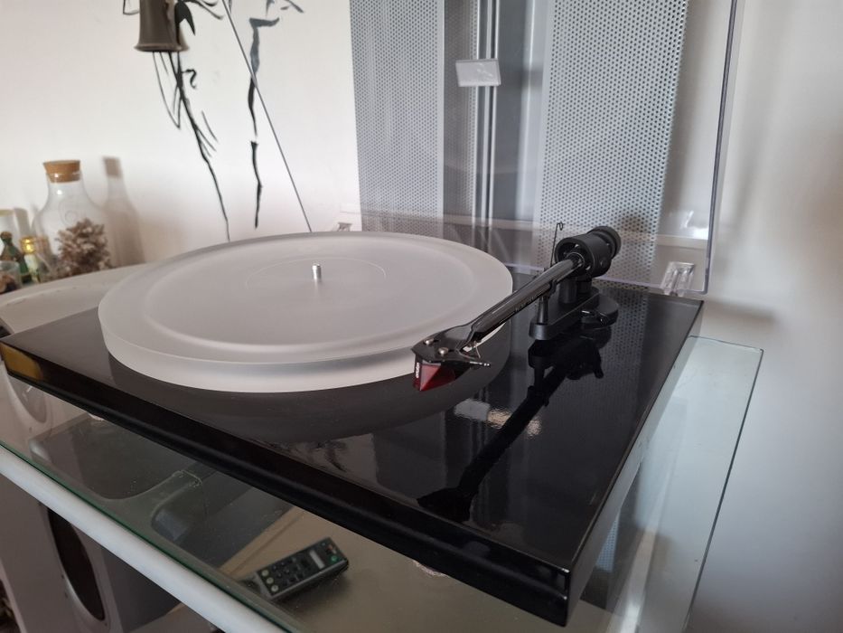 Giradiscos project debut Esprit carbon