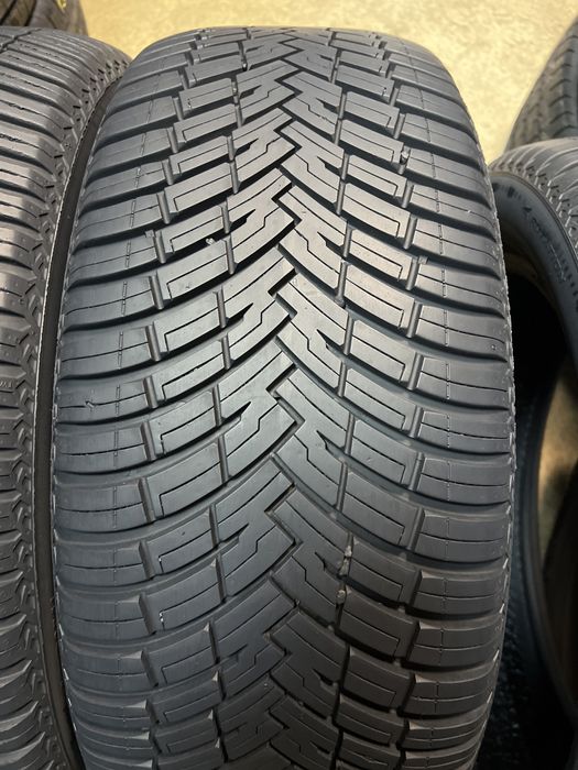 Шины б.у 235 50 R19 Pirelli AllSeason LSF2 SealInside 103W 4 шт