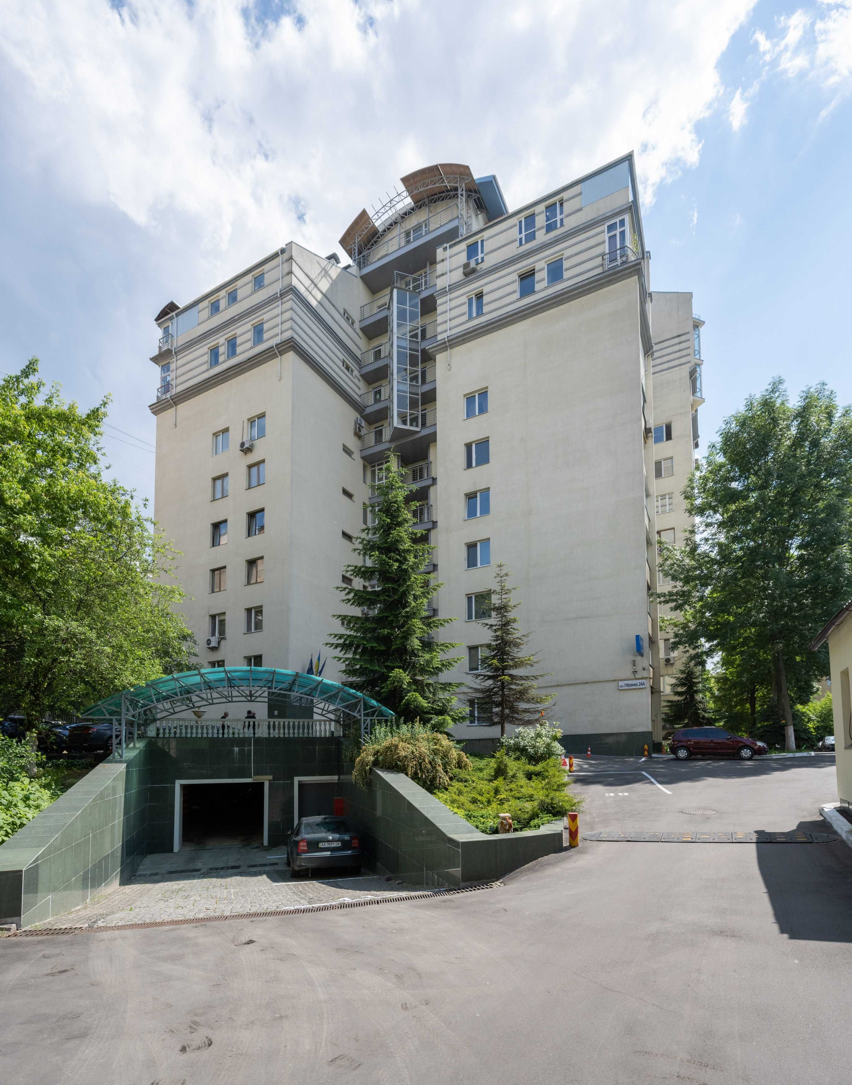 Продажа 2-к. Франко, 24-А. Золотые ворота. Университет. Паркинг.Охрана