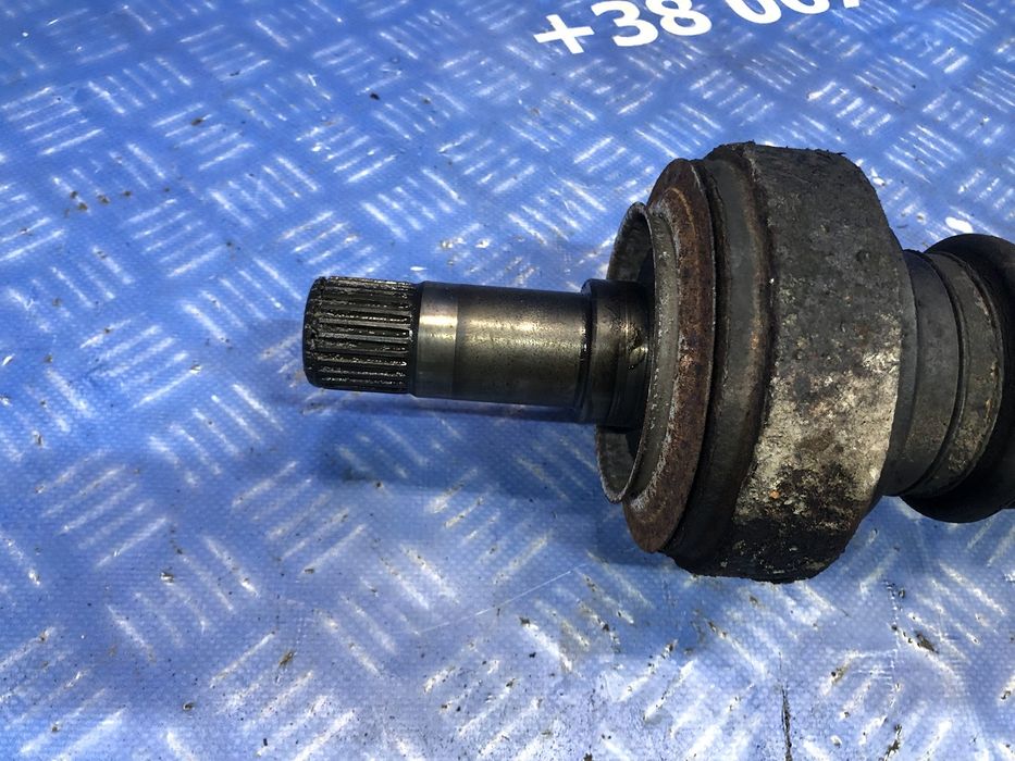 Піввісь передня ліва/праваВіто 639 привідний вал шрус Vito 639