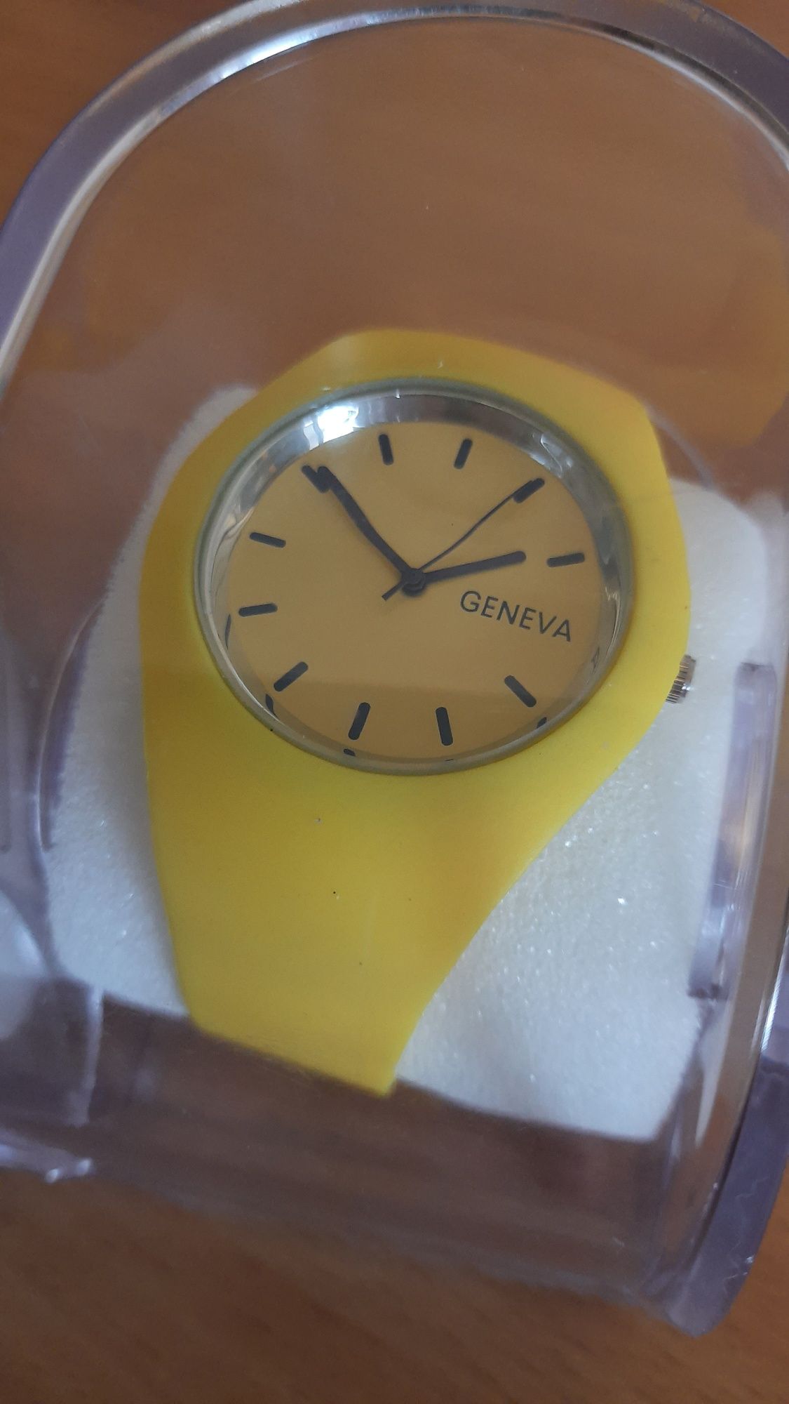 Часы Geneva новые кварц силикон